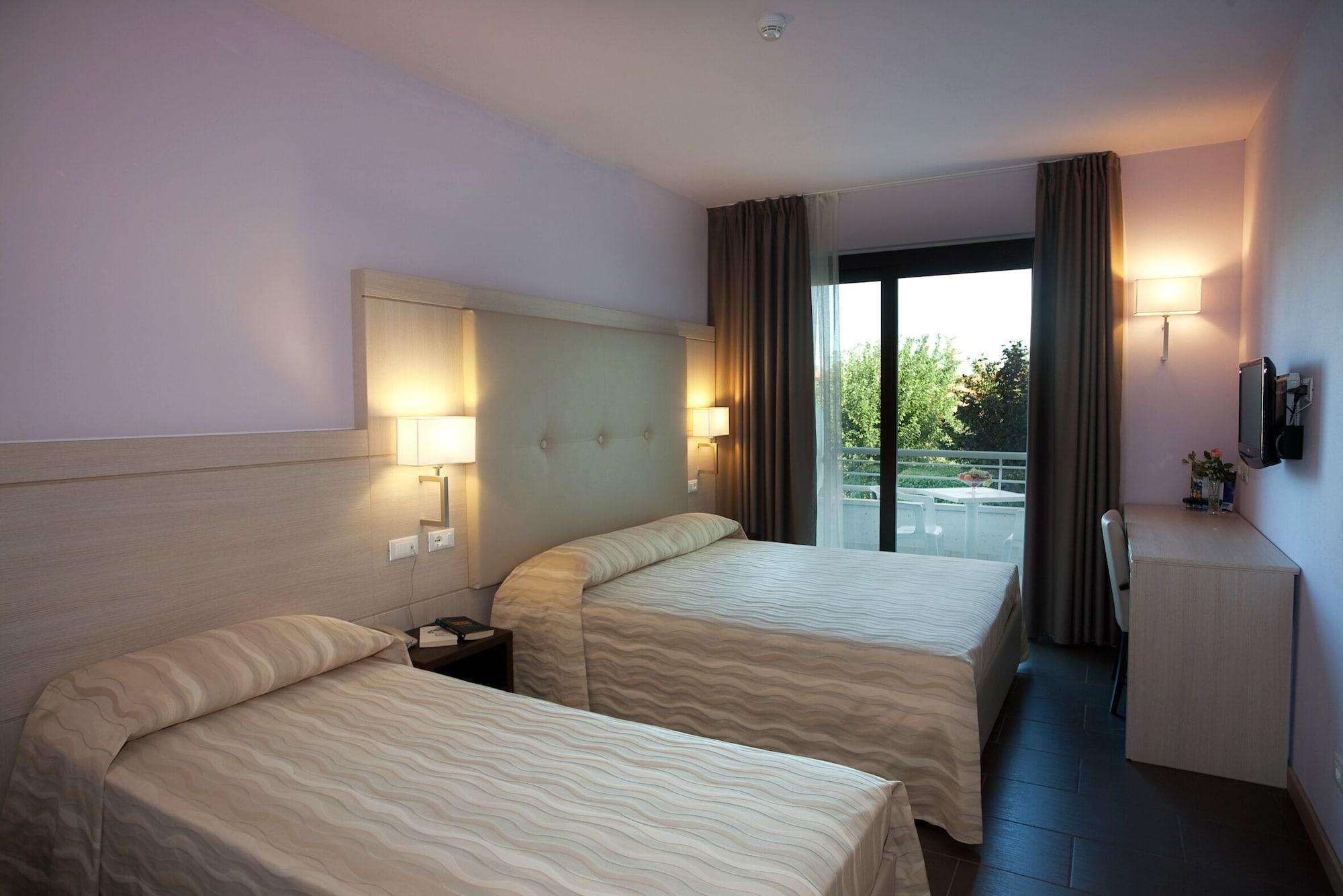 Porto Azzurro 3*
