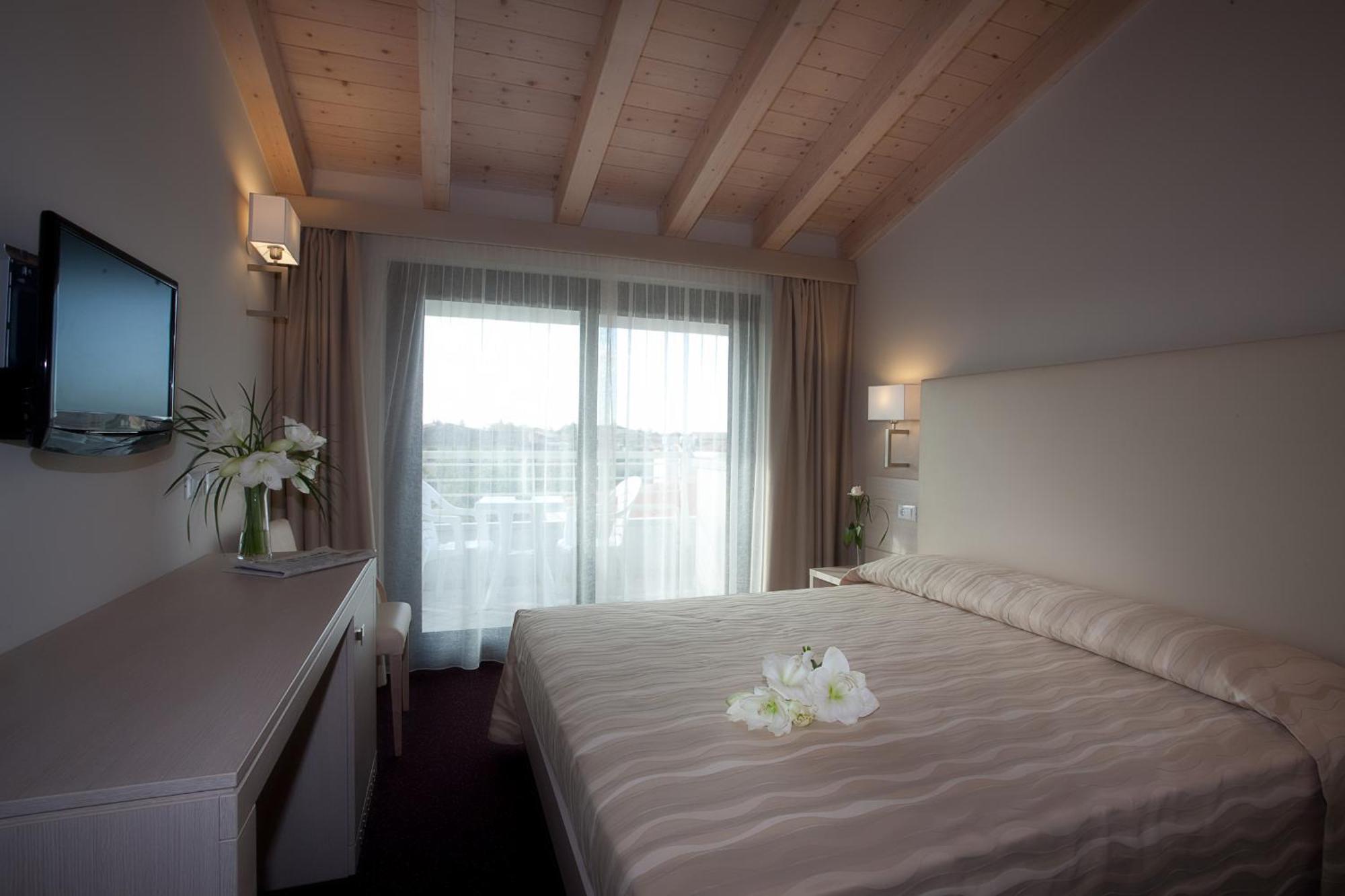 Hotel Porto Azzurro 3*